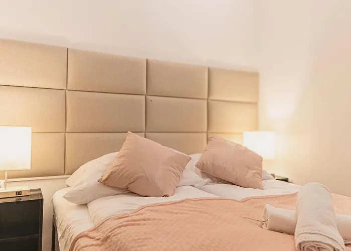 Comfortable 2br Perfect For Short דירה וינה