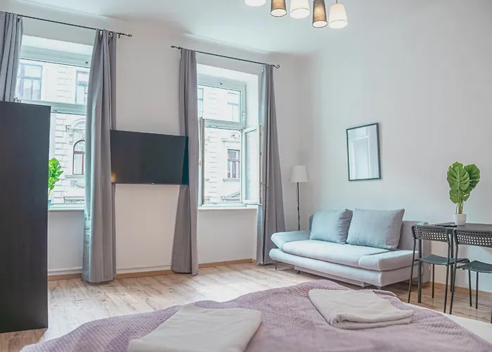 Comfortable 2br Perfect For Short דירה וינה